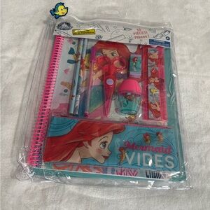 ⭐️NWT ❤️Disney little mermaid stationary set